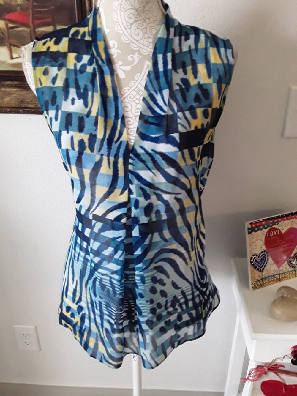 Anne Klein lovely semi sheer high-low colorful top size 12